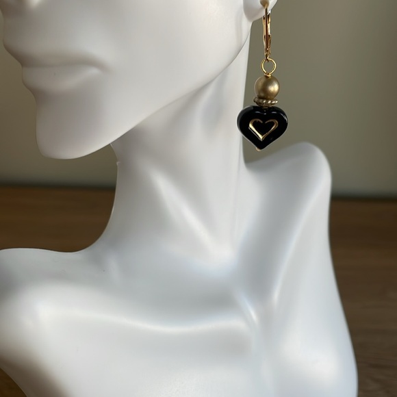 HAND CRAFTED BLACK HEARTS PIERCED EARRINGS - Picture 5 of 14